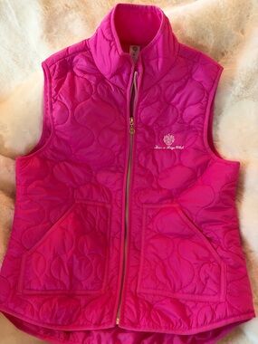 NWOT Mar-a-Lago Club Pink Quilted Vest with Embroidered Crest